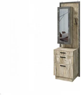 Амели Тумба с зеркалом