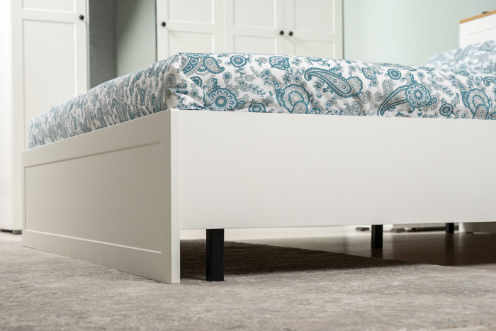 Остин 11.53 Кровать + ортопед + 13.225 Шкаф-пенал + 16.221 Комод, белый шагрень/дуб крафт золотой