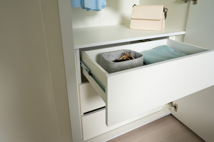 Остин 11.53 Кровать + ортопед + 13.336.02 Шкаф для одежды + 16.152 Тумба прикроватная, белый шагрень/дуб крафт золотой