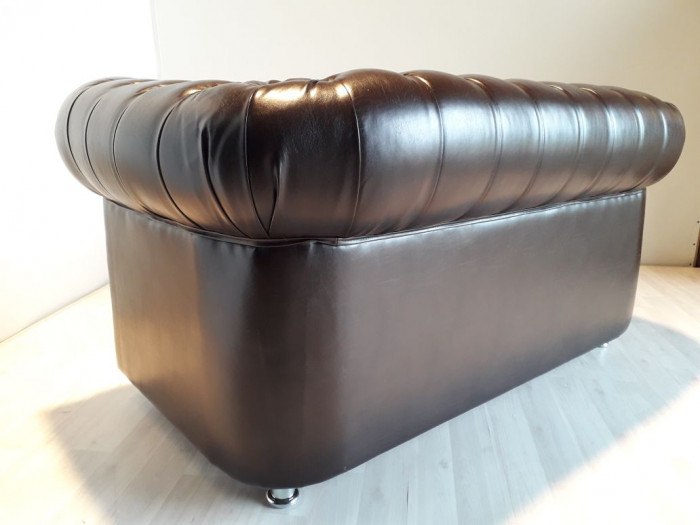 Диван офисный нераскладной Честер 2-х местный, отстрочка каретка, экокожа коричневый